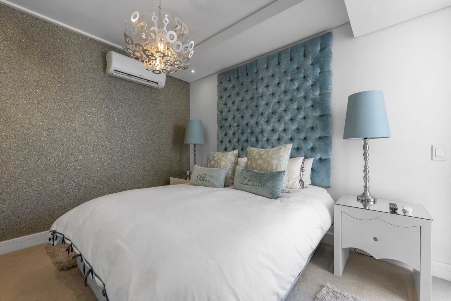 3 Bedroom Property for Sale in Sea Point Western Cape